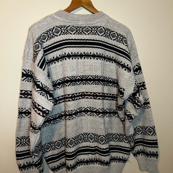 Vintage Knit patterned Sweater - Picture 2 of 5